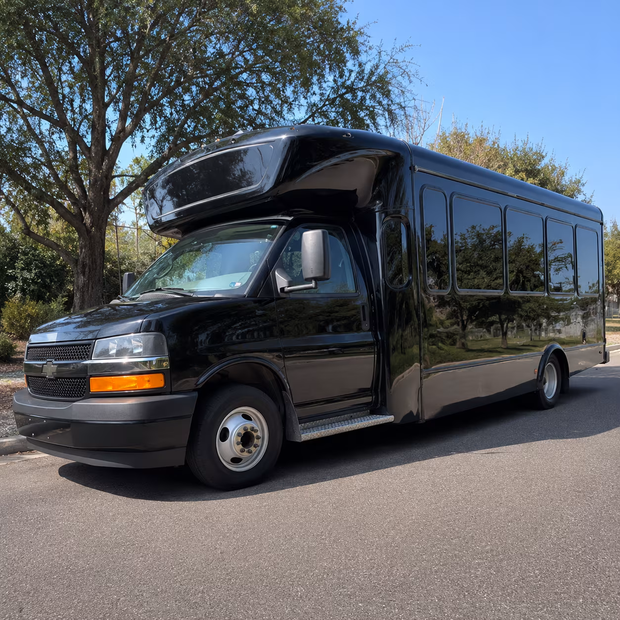 party buses and minibuses for prom bachelorette nights and birthdays in corona