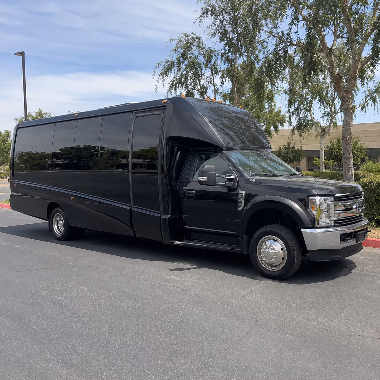 pomona corona charter buses